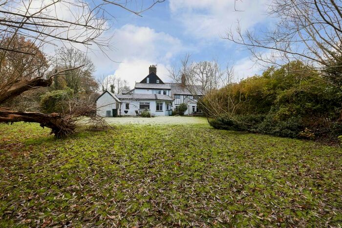 5 Bedroom Town House To Rent In Totteridge Common, London, N20