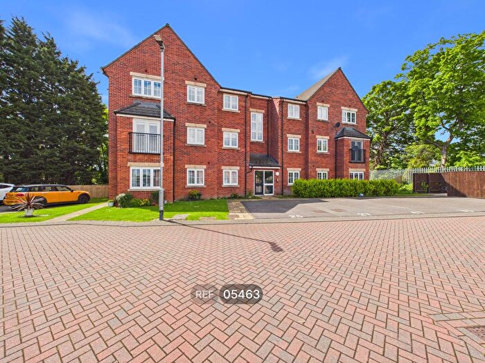 2 Bedroom Flat To Rent In Malthouse Mews, Pontefract, West Yorkshire, WF8