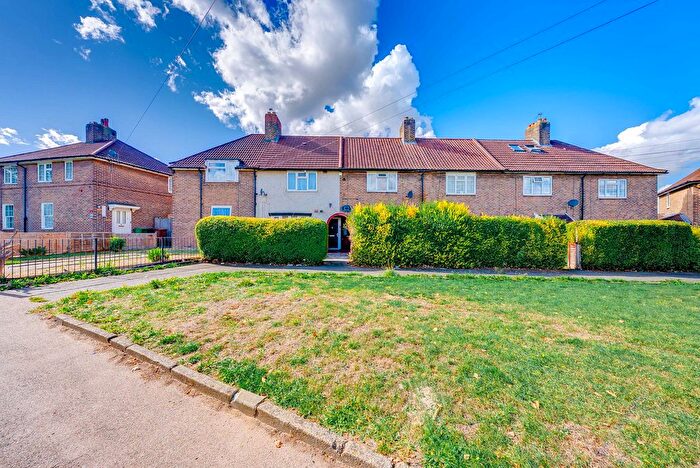 2 Bedroom Terraced House For Sale In Roundtable Road, Bromley, BR1