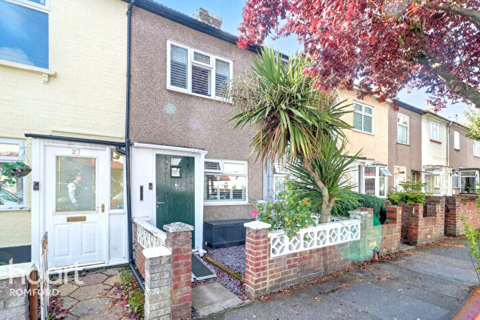 2 Bedroom Terraced House For Sale In Grosvenor Road, Romford, RM7