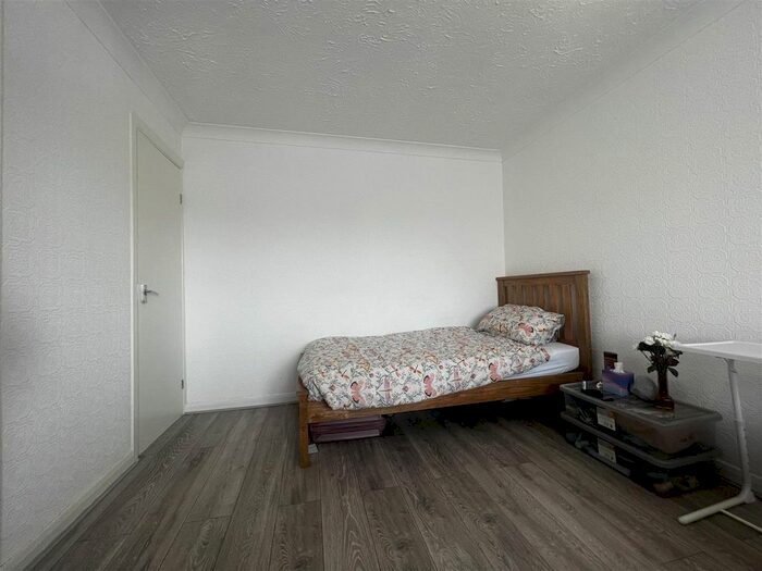 Property To Rent In Newcourt, Cowley, Uxbridge, UB8