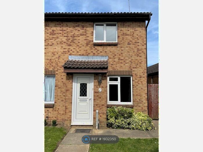 2 Bedroom End Of Terrace House To Rent In Telford Drive, Walton-On-Thames, KT12