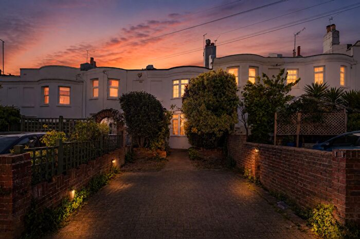 2 Bedroom Terraced House For Sale In North Gardens, Brighton, BN1