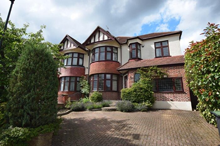 4 Bedroom Semi-Detached House To Rent In Minchenden Crescent, London, N14