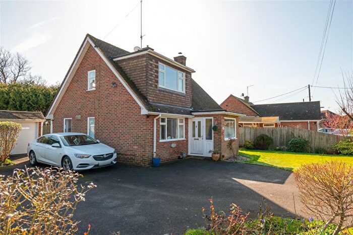 3 Bedroom Detached House For Sale In Park Road, Smallfield, Horley, RH6