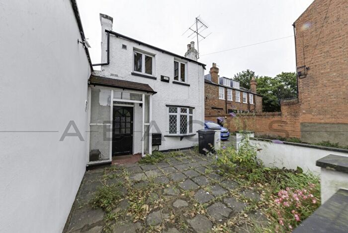 3 Bedroom House To Rent In West Cottages, West Hampstead, NW6