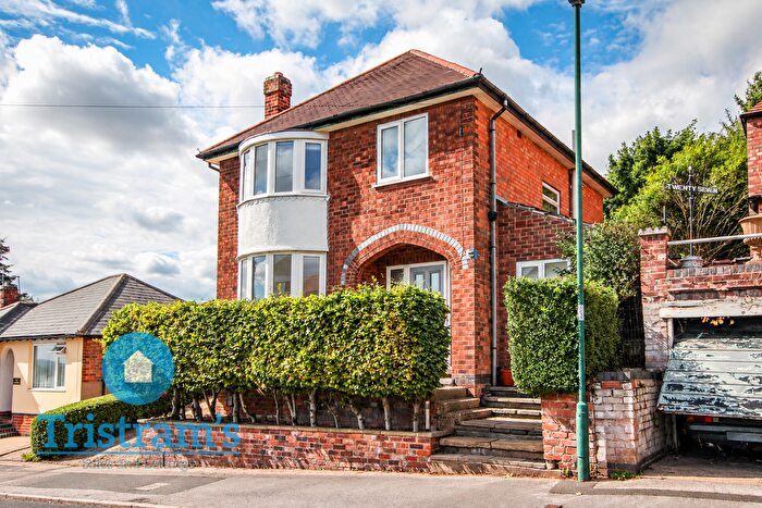 3 Bedroom Detached House To Rent In Kelvin Road, Nottingham, NG3