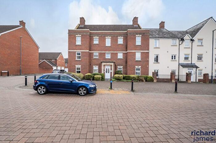 2 Bedroom Apartment For Sale In Haydon End, Swindon, SN25