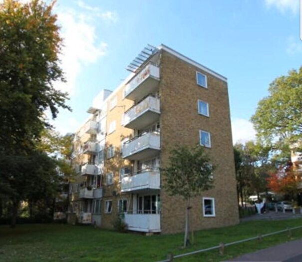 2 Bedroom Flat To Rent In London, SE3