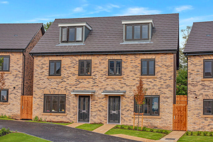 3 Bedroom Semi-Detached House For Sale In Cotterstock Road Oundle, PE8