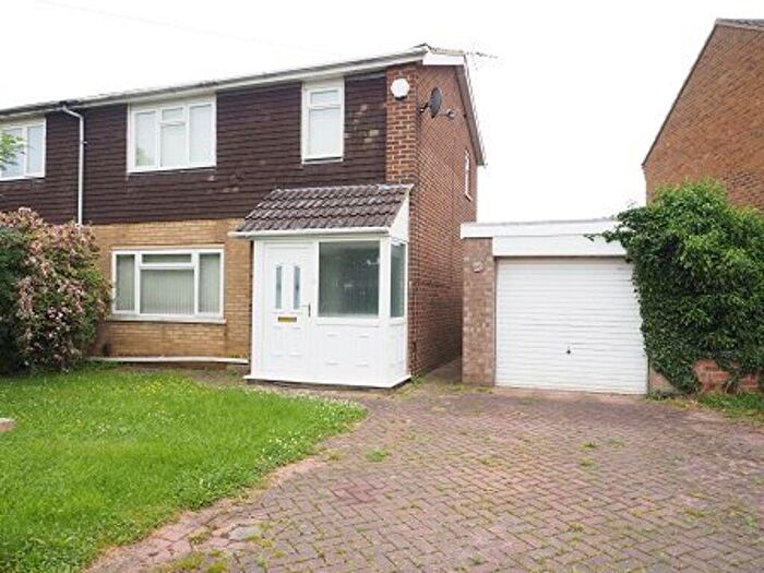 3 Bedroom Terraced House To Rent In Ruskin Avenue, NN8