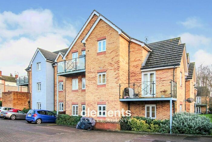 2 Bedroom Flat To Rent In Ebberns Road, Hemel Hempstead, HP3