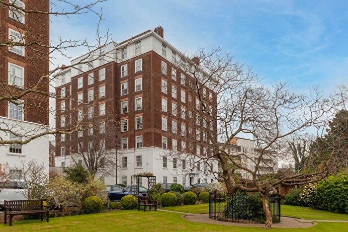 3 Bedroom Flat To Rent In Fitzjames Avenue, London, W14