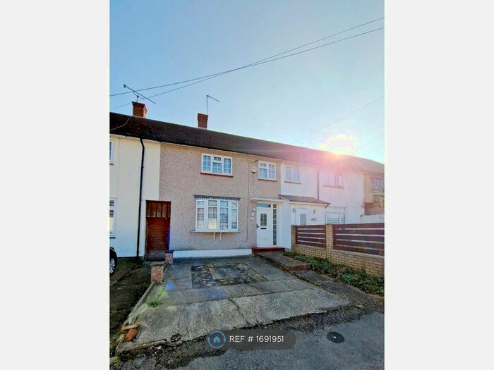 2 Bedroom Terraced House To Rent In Newbury Gardens, Romford, RM3