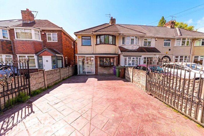3 Bedroom End Terrace House For Sale In Lichfield Road, Wolverhampton, West Midlands, WV11