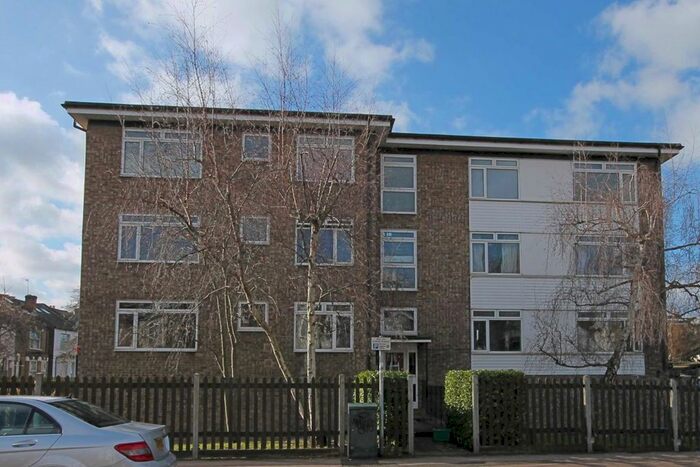 2 Bedroom Flat To Rent In Clifton Road, Kingston Upon Thames, KT2