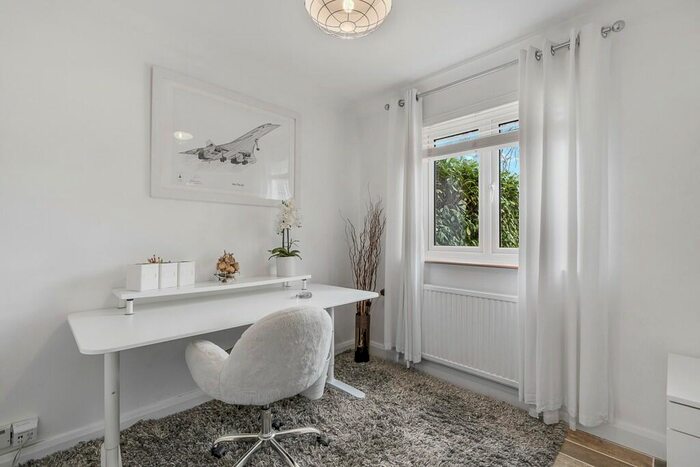 5 Bedroom Detached House For Sale In Bridge Road, Sarisbury Green, SO31