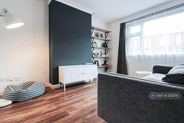 3 Bedroom Semi-Detached House To Rent In Hungerford Road, Crewe, CW1