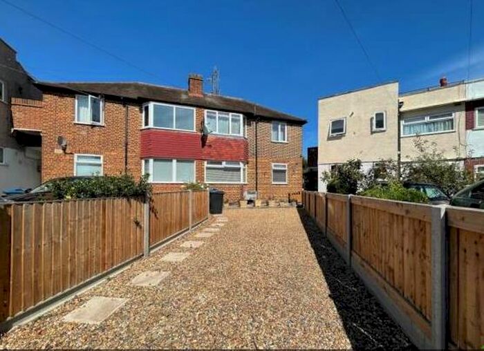 2 Bedroom Maisonette To Rent In Deer Park Gardens, Mitcham, CR4