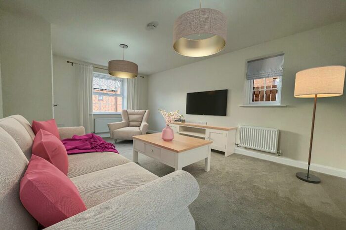 3 Bedroom Semi-Detached House To Rent In Mitchell Main Close, Barnsley, South Yorkshire, S73