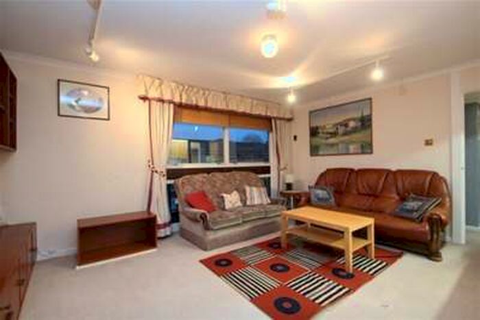 2 Bedroom Flat To Rent In Maresfield, Croydon, CR0