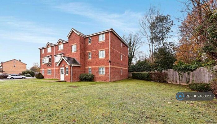 2 Bedroom Flat To Rent In Twickenham Place, Thames Ditton, KT7