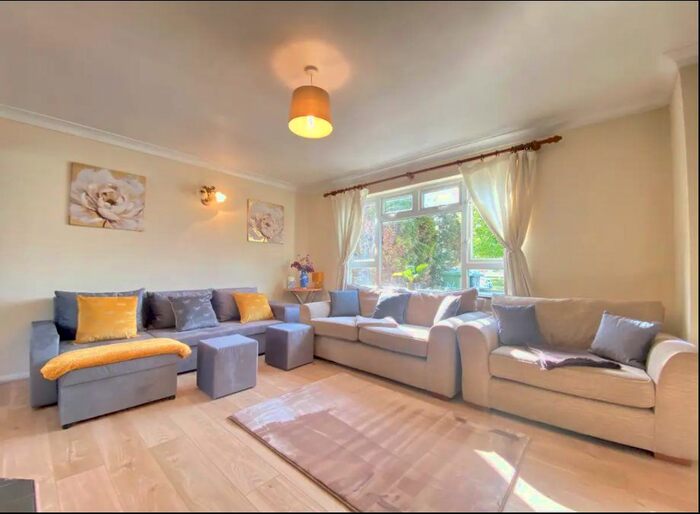 4 Bedroom Semi-Detached House To Rent In St. Albans Road, Cambridge, CB4