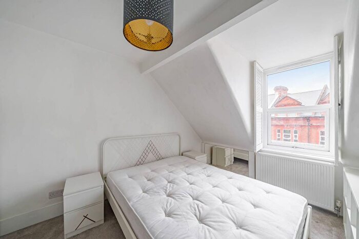 1 Bedroom Flat To Rent In Balham High Road, Balham, London, SW12