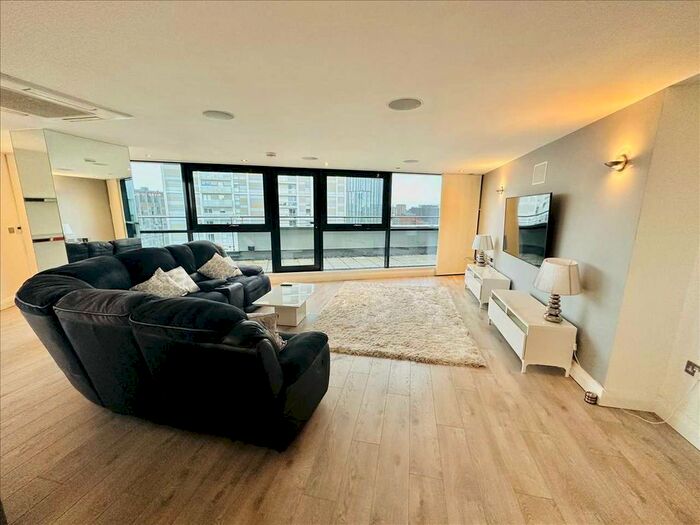 2 Bedroom Flat To Rent In Tempus Tower, Mirabel Street, Manchester, M3