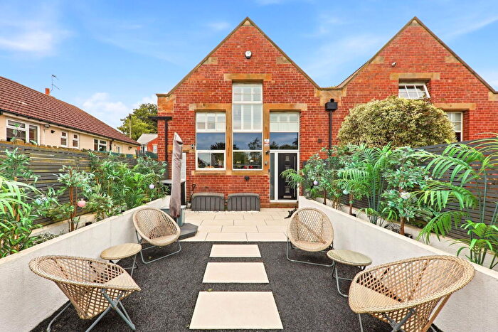 4 Bedroom Semi Detached House For Sale In Carlton Green, Rothwell, Leeds, LS26