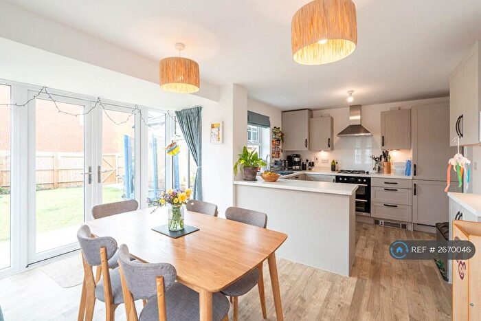 4 Bedroom Detached House To Rent In Vernon Place, Abingdon, OX14