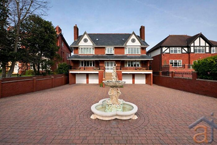 3 Bedroom Apartment For Sale In Grosvenor Road, PR8