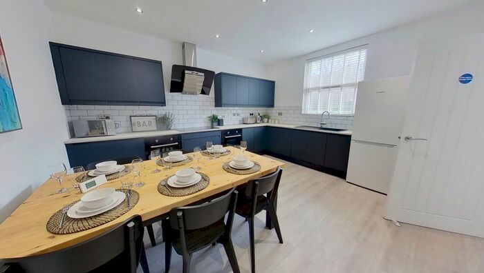 5 Bedroom Terraced House To Rent In Ebor Mount, Hyde Park, Leeds, LS6