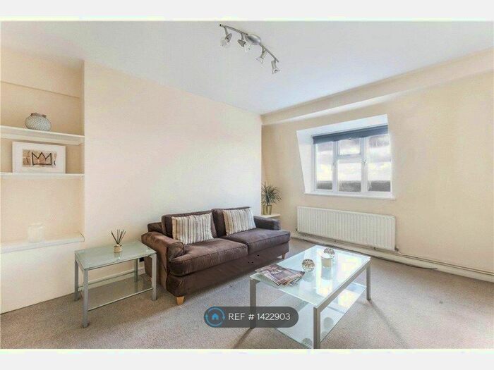 1 Bedroom Flat To Rent In Streatleigh Court, London, SW16