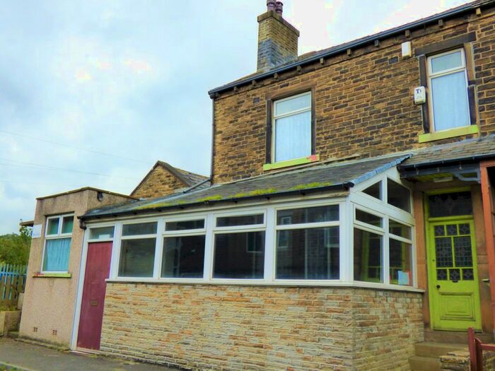 4 Bedroom End Of Terrace House To Rent In Vale Street, Stockbridge, Keighley, West Yorkshire, BD21