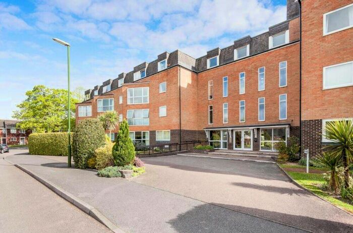 1 Bedroom Flat To Rent In Tymperley Court, Kings Road, RH13