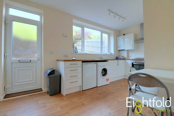 2 Bedroom Flat To Rent In Crespin Way, Brighton, BN1