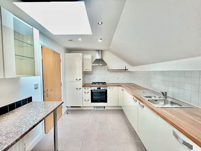 2 Bedroom Flat To Rent In Buttery Mews, Southgate, N14