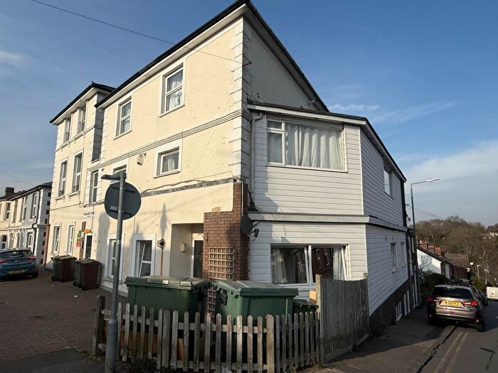 2 Bedroom Flat To Rent In St. James Road, Tunbridge Wells, TN1