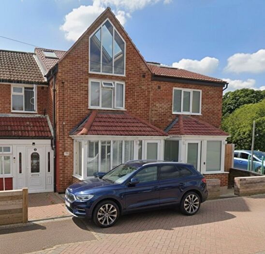 5 Bedroom End Terrace House To Rent In Holles Close, Hampton, TW12