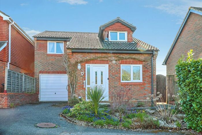 3 Bedroom Detached House For Sale In Sundew Road, Broadstone, Dorset, BH18