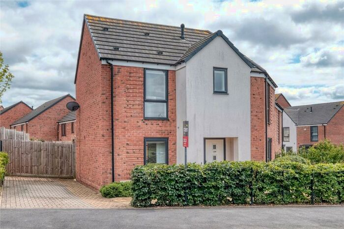 3 Bedroom Semi-Detached House To Rent In Frogmill Road, Birmingham, West Midlands, B31