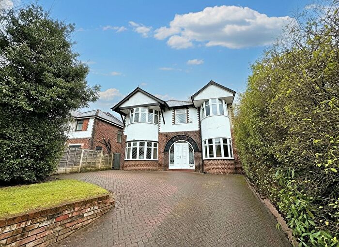 6 Bedroom Detached House For Sale In Bury Old Road, Prestwich, M25
