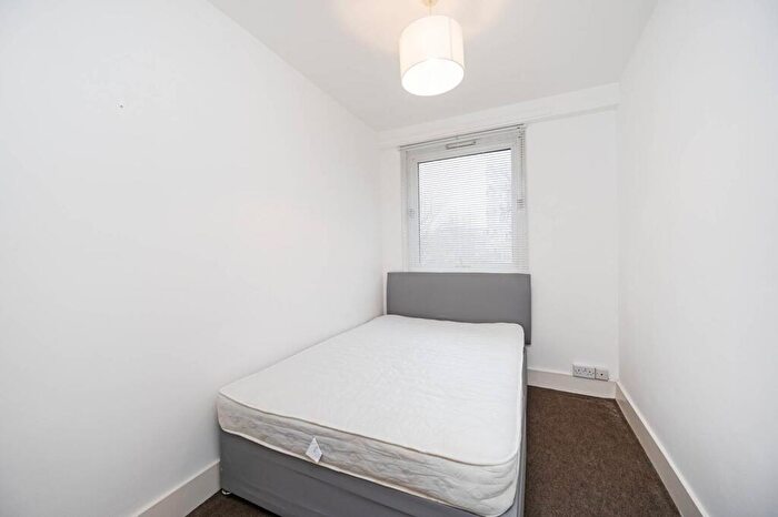 4 Bedroom Terraced House To Rent In Mace Street, Bethnal Green, London, E2