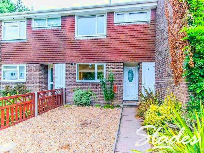 3 Bedroom House To Rent In Vinneys Close, Burton, Christchurch, BH23
