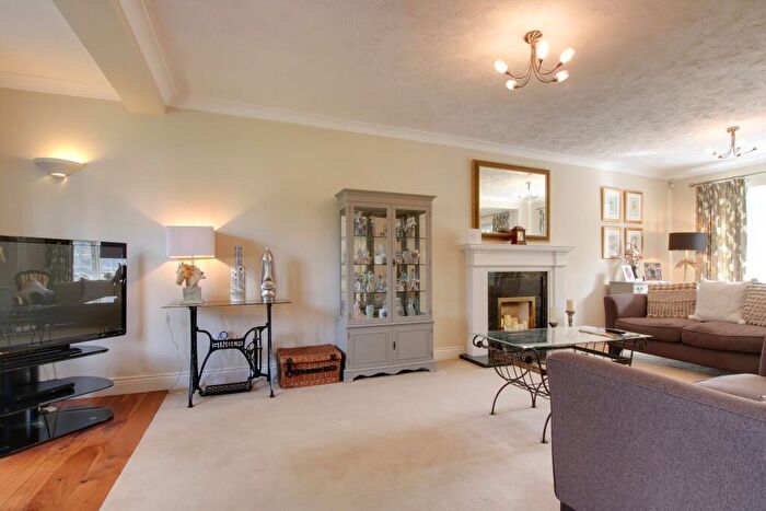 5 Bedroom Detached House For Sale In Foxgloves, Fareham, PO16