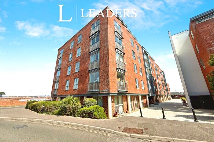 2 Bedroom Apartment For Sale In Weevil Lane, Gosport, Hampshire, PO12