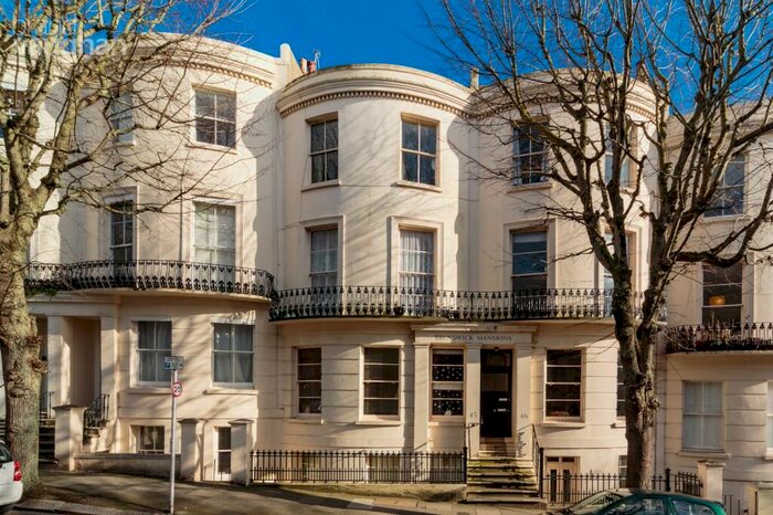 2 Bedroom Flat To Rent In Brunswick Road, Hove, East Sussex, BN3