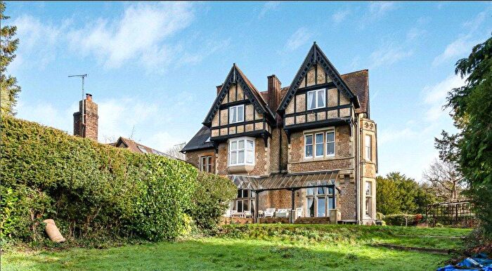 3 Bedroom Apartment For Sale In Raglan Road, Reigate, Surrey, RH2
