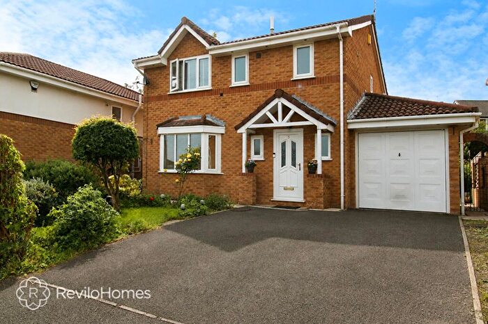4 Bedroom Detached House For Sale In Lawrence Close, Rochdale, OL12